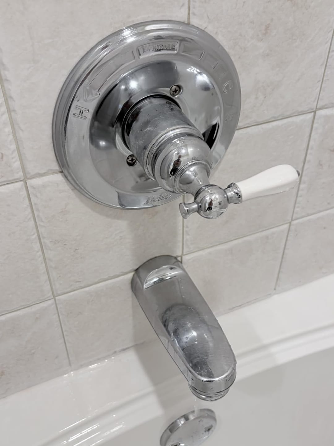 Customer photo review of ✨✨ Bathroom Cleaner: Sparkle in Seconds, No Harsh Fumes