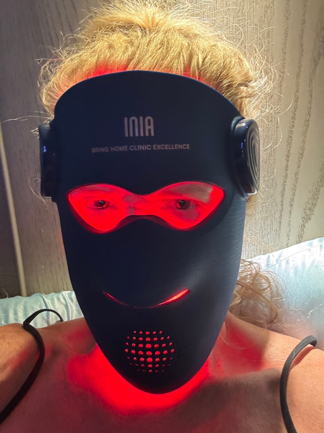 Customer photo review of INIA GLOW 4D Face & Neck Pro Kit