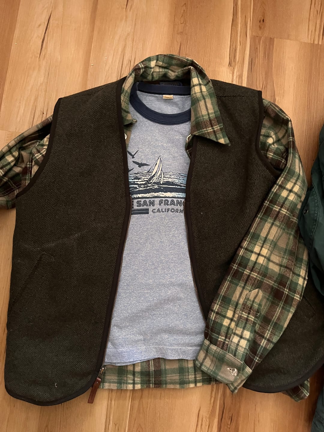 Customer photo review of Vintage 1980s San Francisco Sailboat Souvenir Ringer T Shirt Mens S