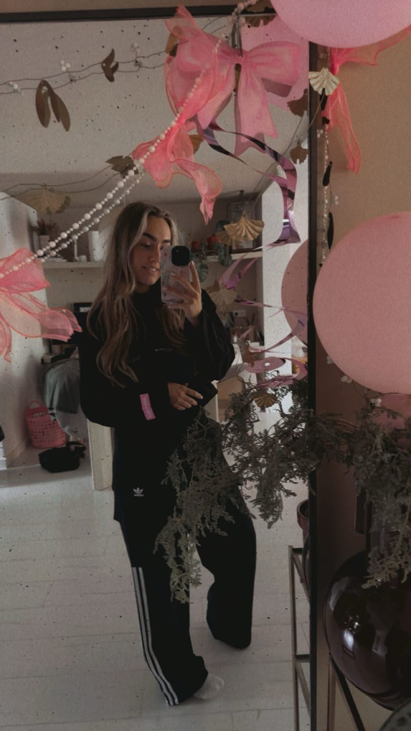 Customer photo review of GRADIENT LOGO LONGSLEEVE T-SHIRT PINK/BLACK