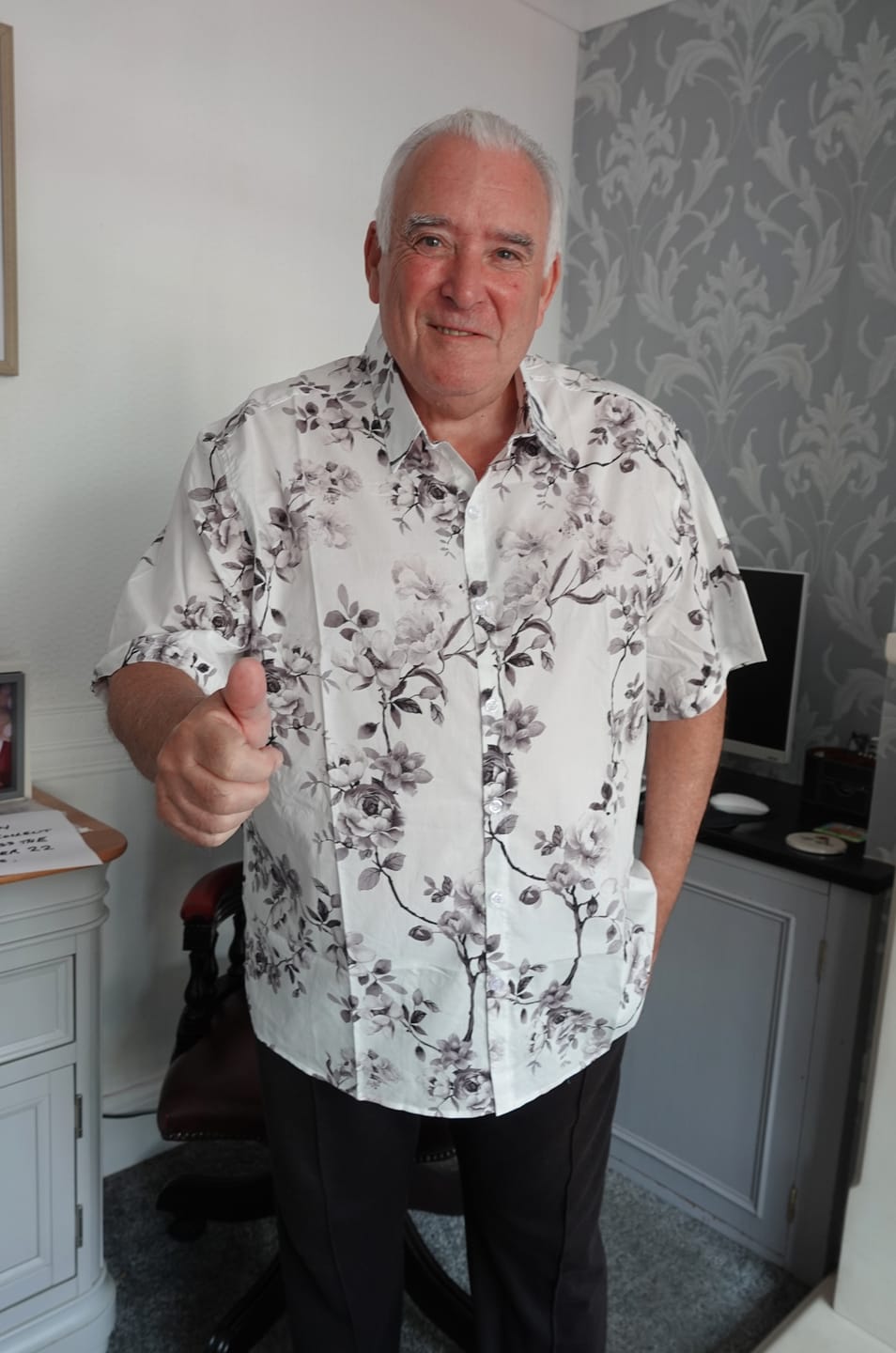 Customer photo review of Men's Floral White Beach Hawaiian Shirt