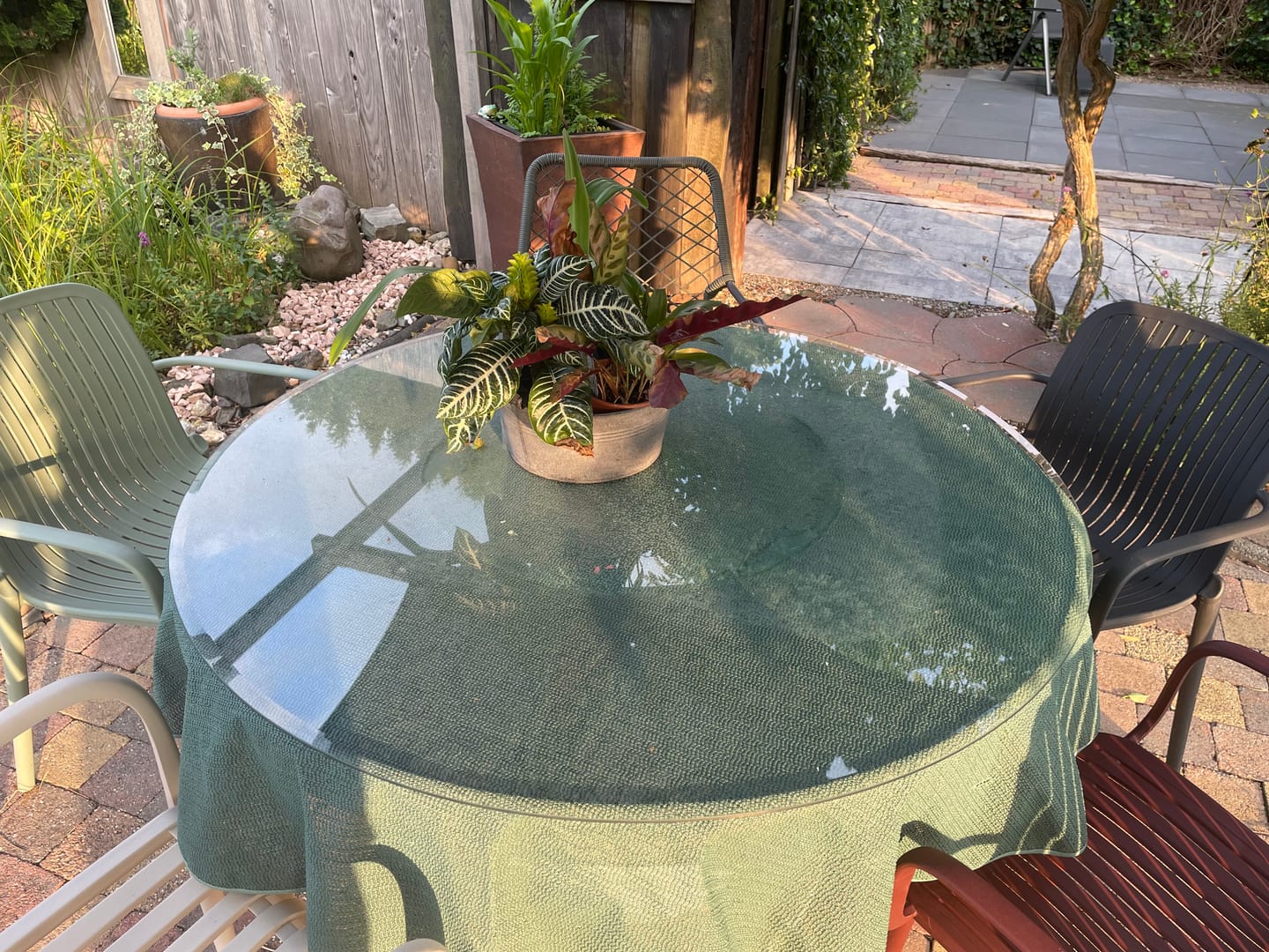Customer photo review of Glasplatte Tisch Sicherheitsglas für Esstisch, Gartentisch, Weinfass - Rund