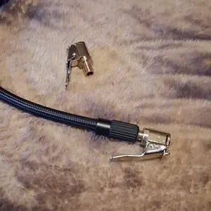 Customer photo review of Protezione Anti-Perdite Valvola Pneumatici Ottone 8mm Bloccaggio