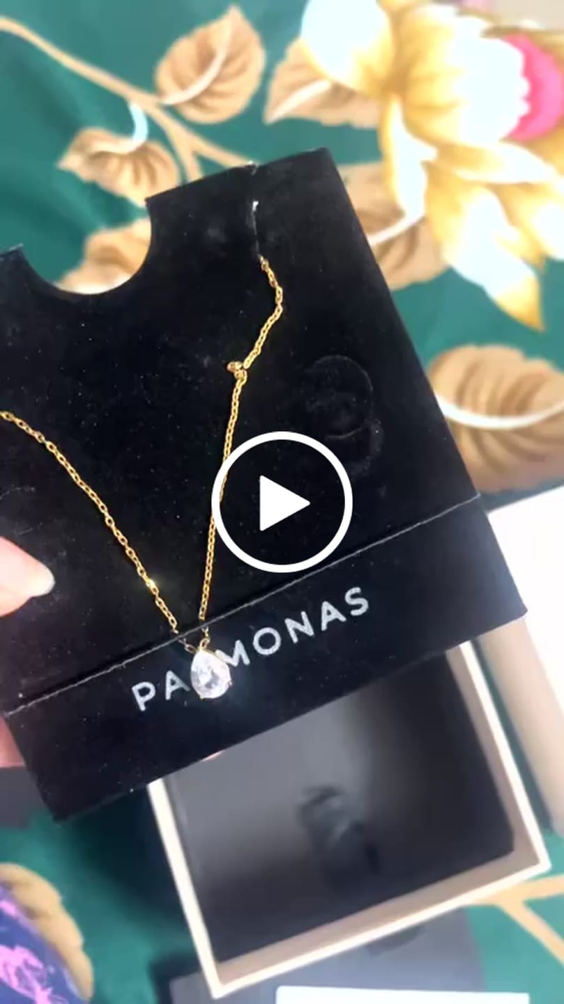 Customer video review of Dewdrop Solitaire Necklace