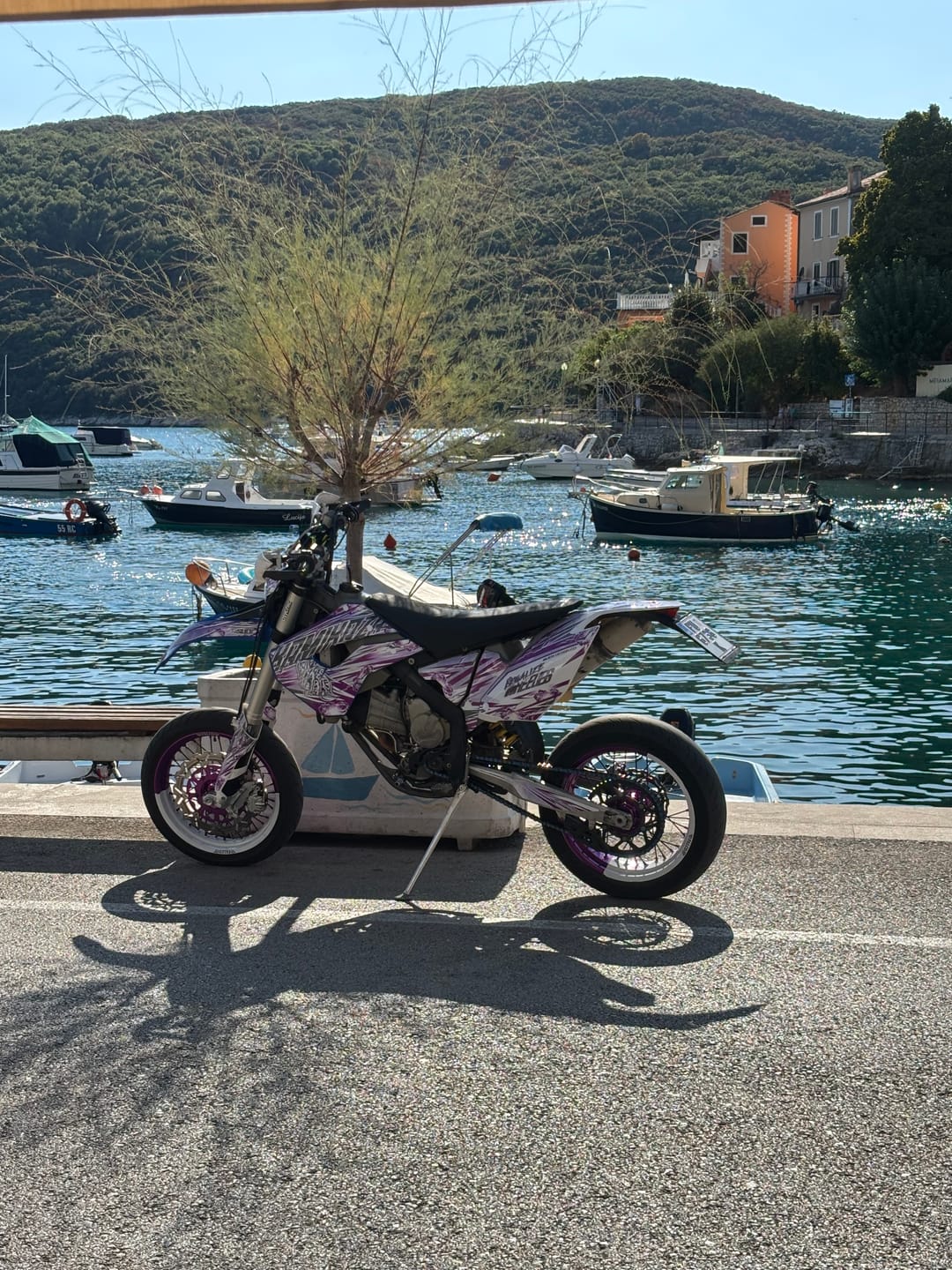 Customer photo review of NEW! LIGHTNING - GRAPHICS KIT