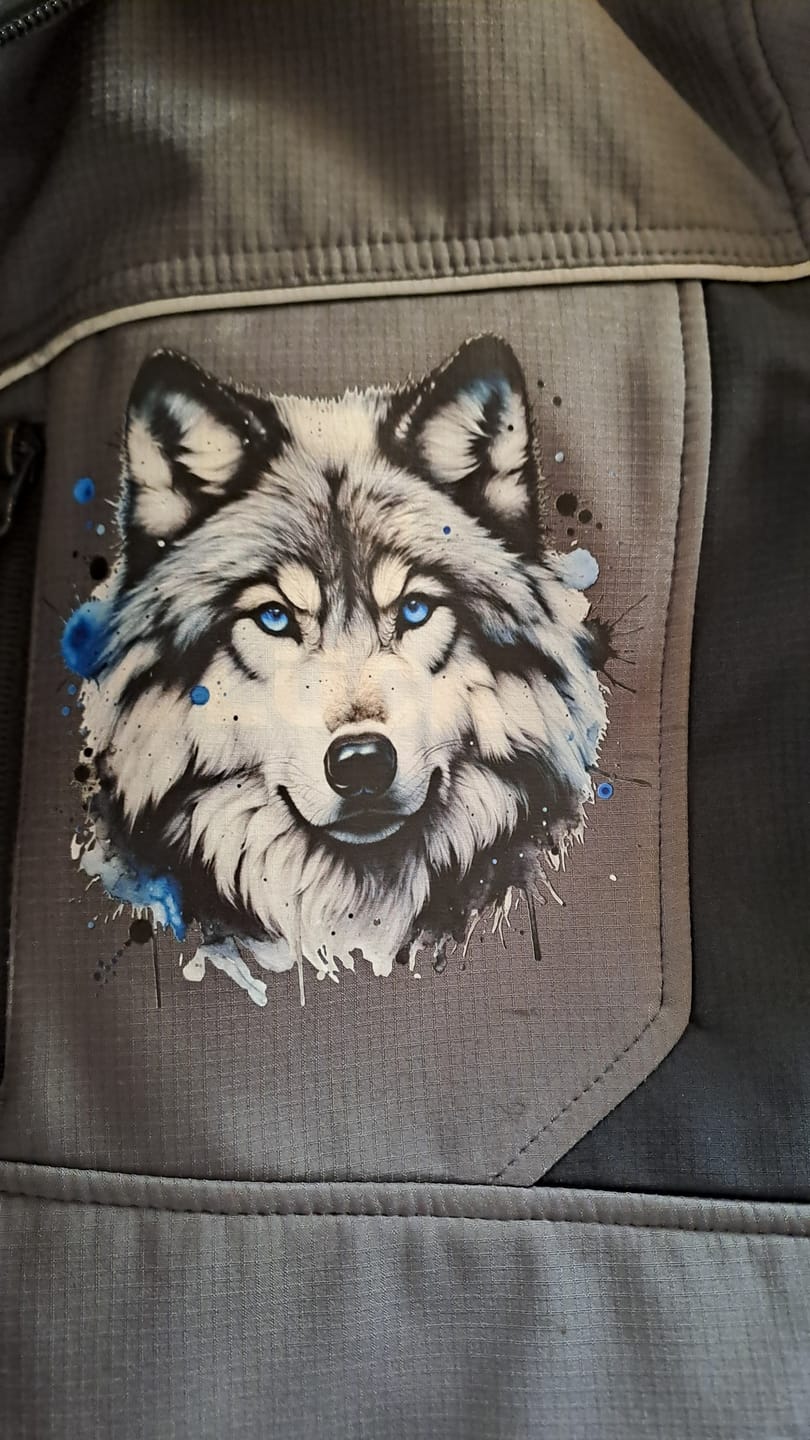 Customer photo review of Bügelbilder Wolf schwarzer Waldwächter