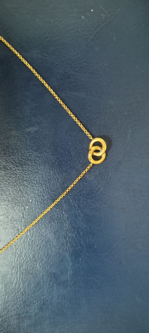 Customer photo review of InterLock Gold Chain Necklace