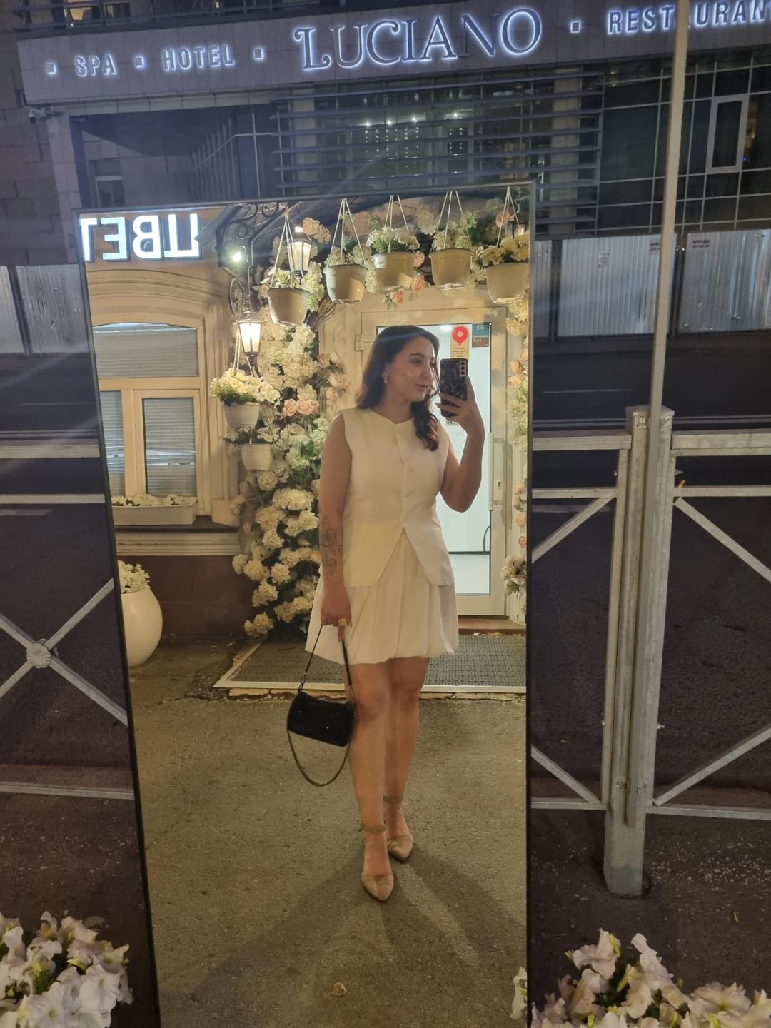 Customer photo review of Conjunto de Dos Piezas Irene - Top sin Mangas y Falda Corta
