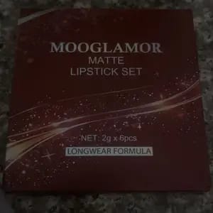 Customer photo review of Idratazione e Lunga Tenuta Matita Labbra Opaca Set Nude Marrone
