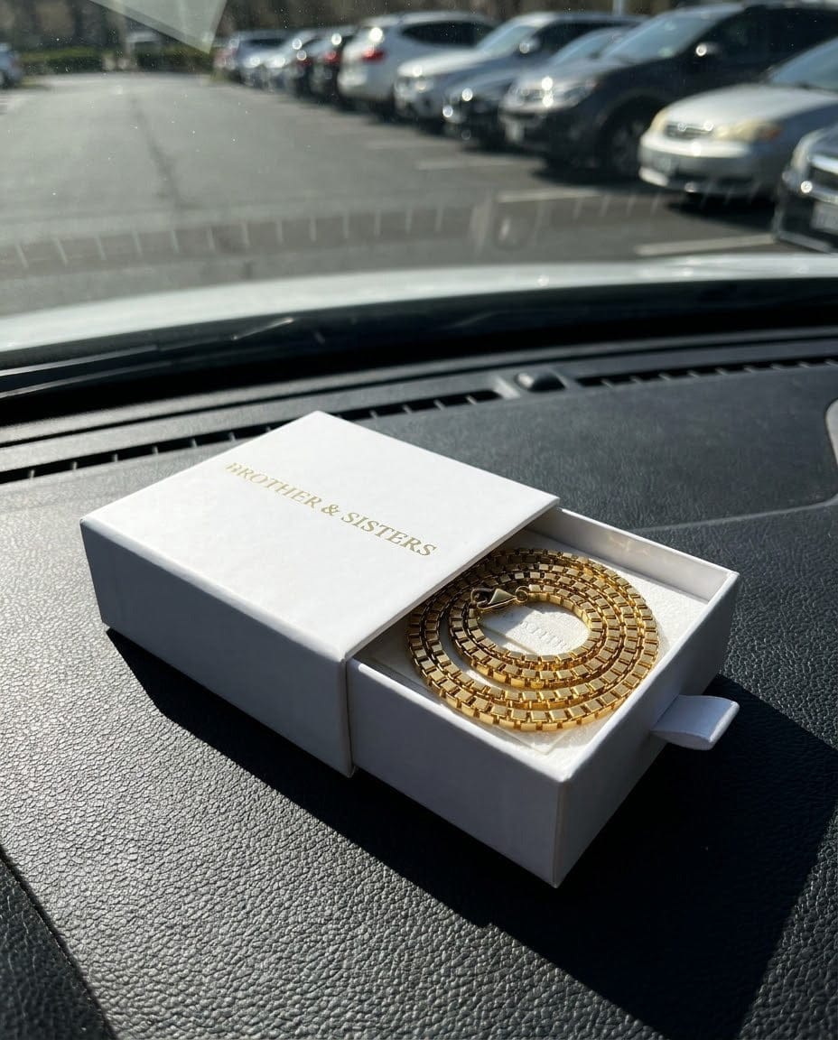 Customer photo review of Box Chain Anklet