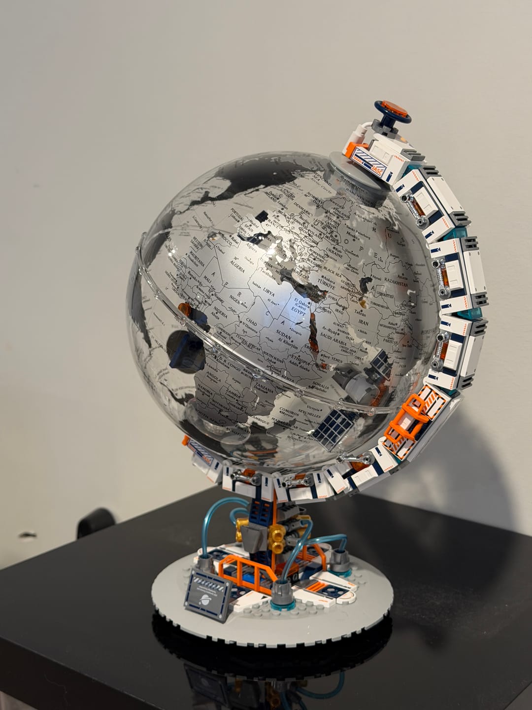 Customer photo review of Breaking Dawn Globe DIY Puzzle Assembling Toys Boys Gift Building Blocks Sets