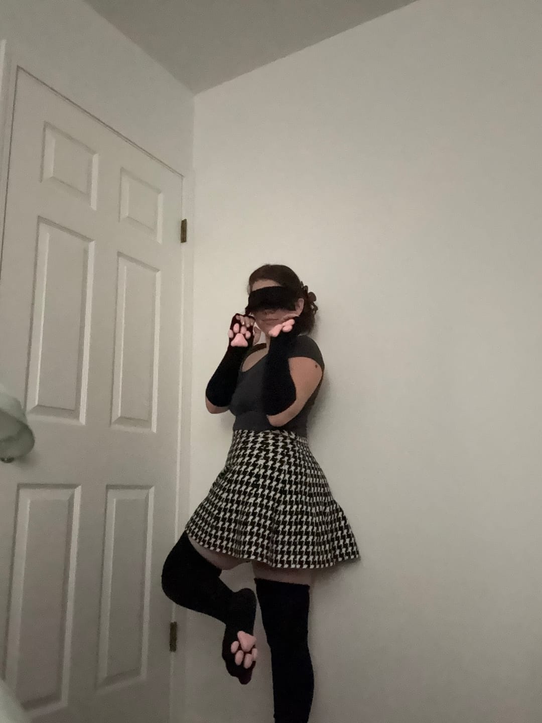 Customer photo review of ToeBeanies Black Mittens