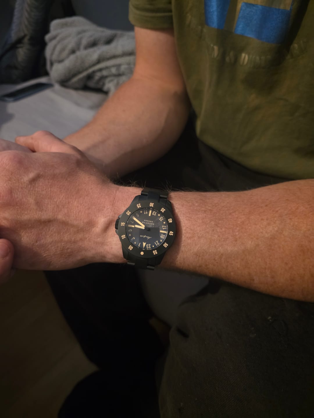 Customer photo review of Aventyr 24-Hour Vanta Black