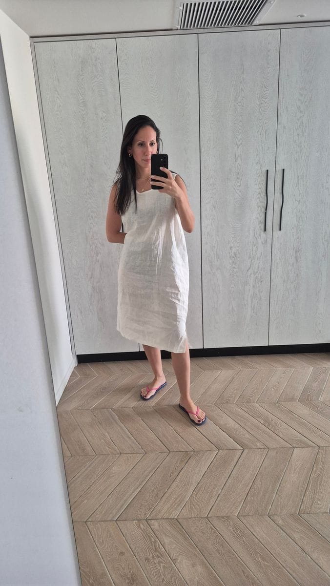 Customer photo review of שמלת פשתן breeze לבנה
