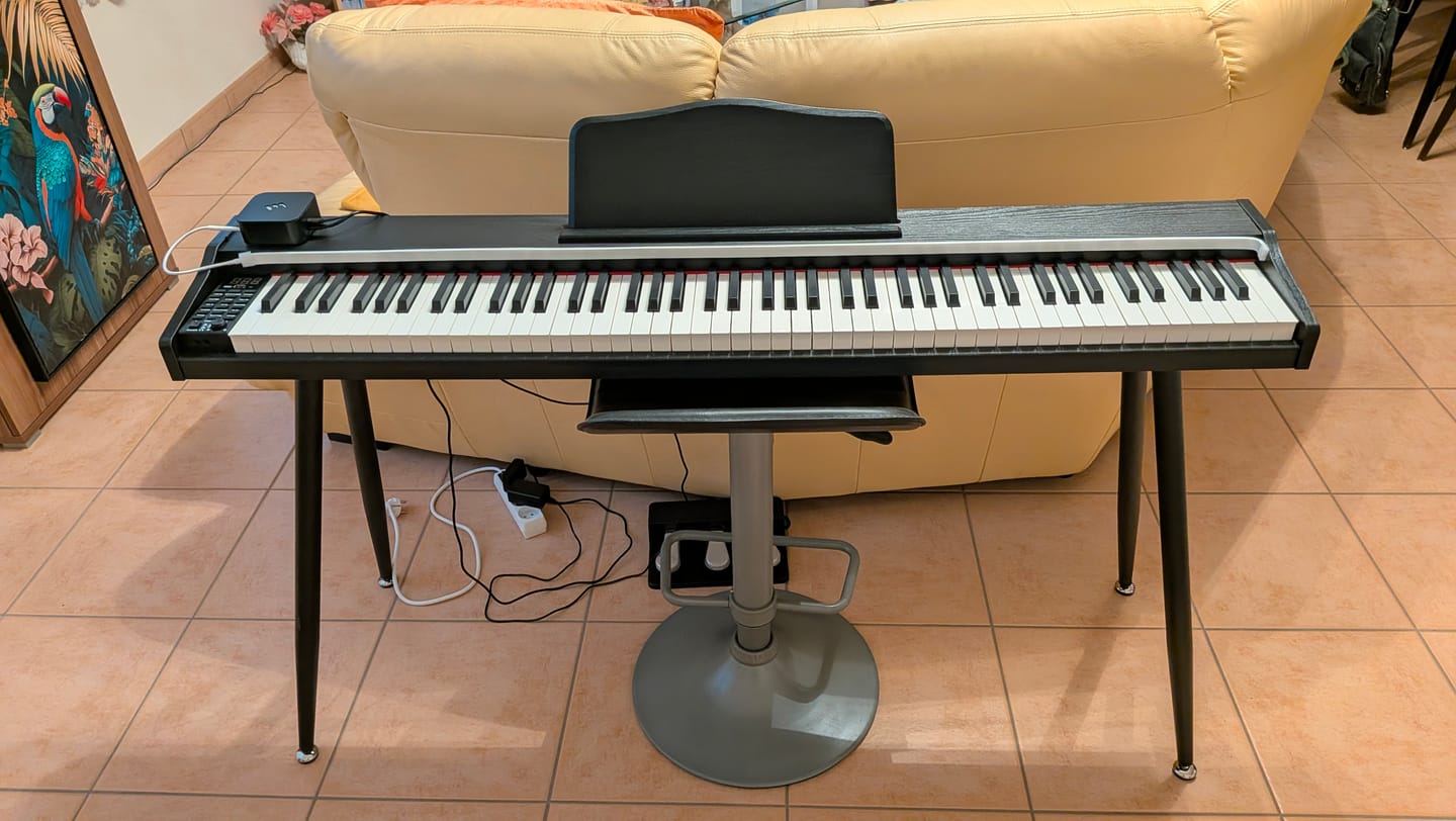 Customer photo review of Piano LED Plus 2026