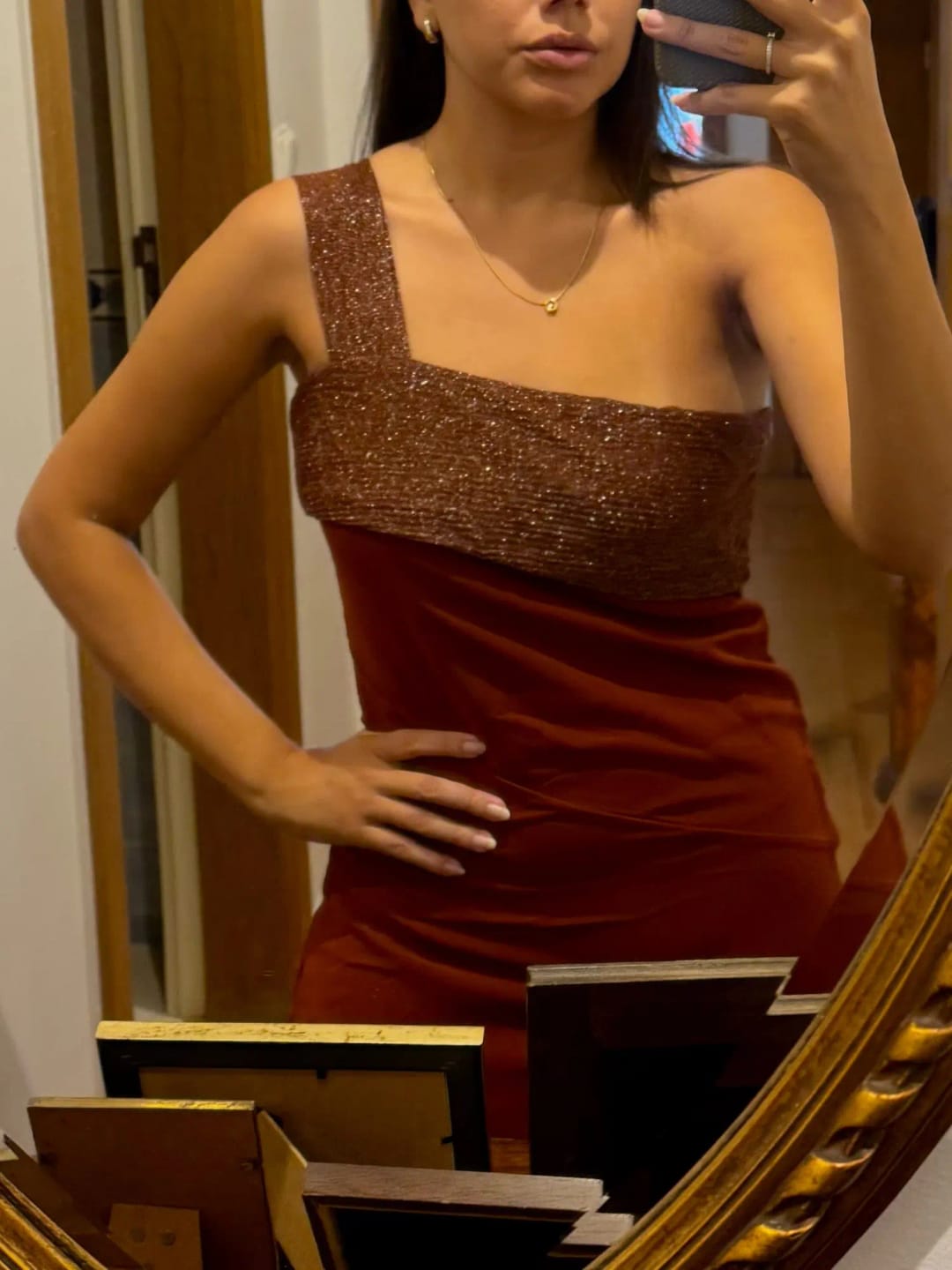Customer photo review of Paula - Elegante Vestido Largo Sin Mangas con Volantes en Cascada