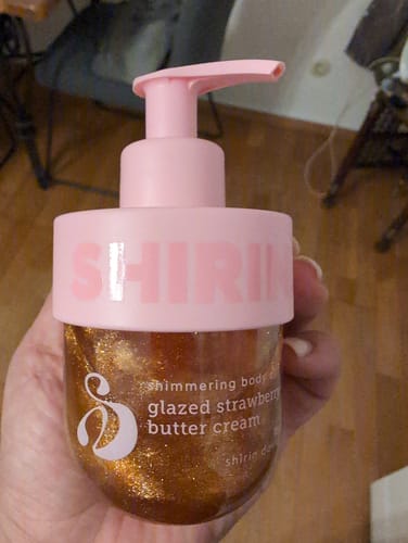Customer photo review of Shimmering Body Oil Glazed Strawberry Butter Cream