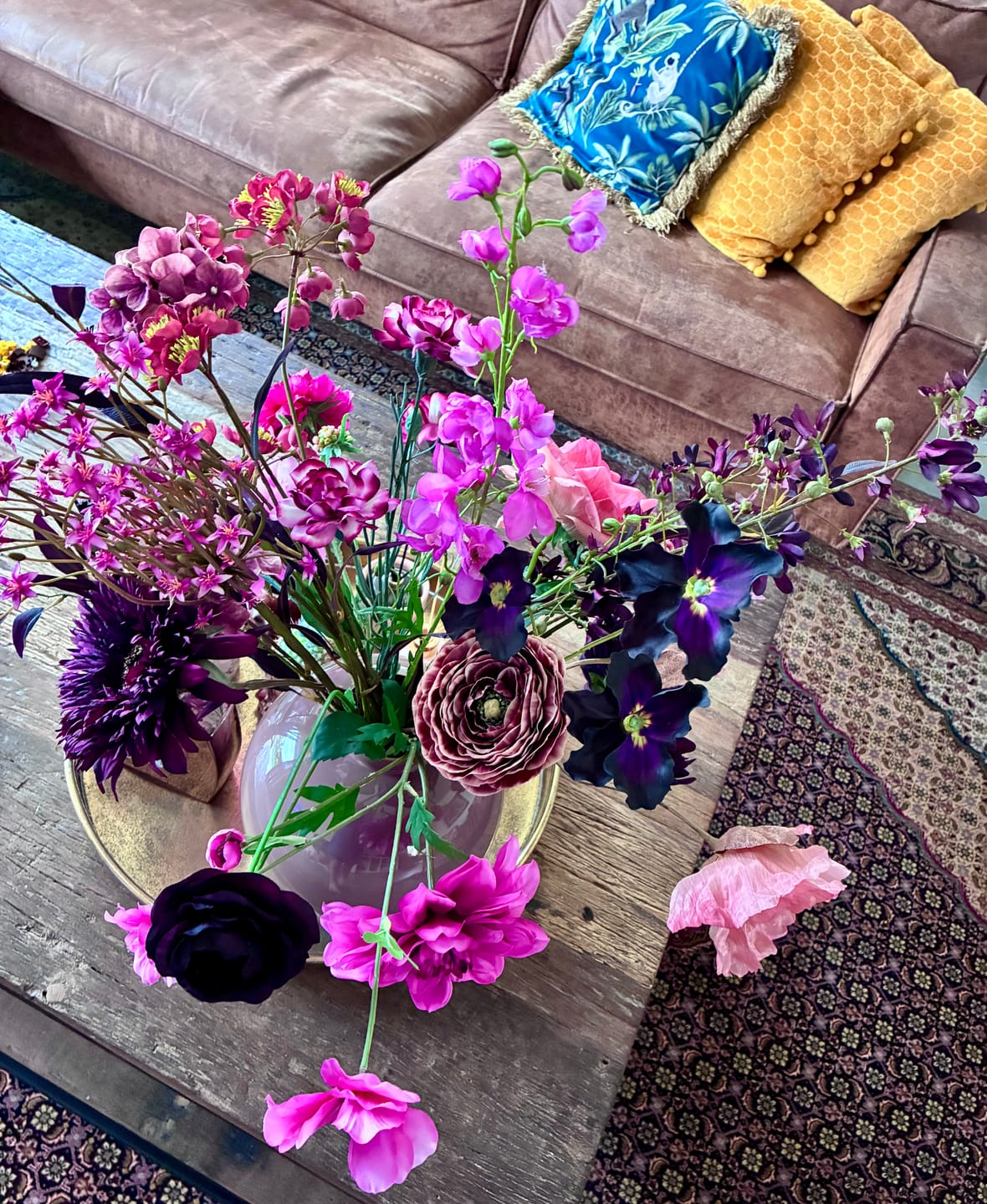 Customer photo review of Zijden boeket Burgundy Chic – Royaal