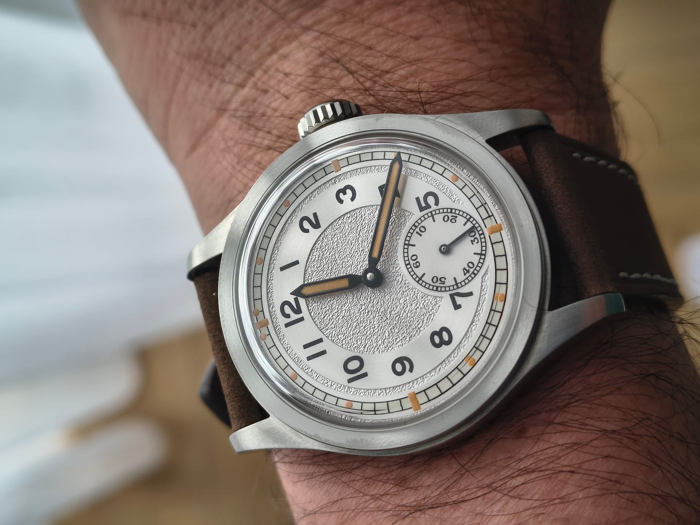 Customer photo review of HOU H1 - Vintage Field Watch Automatic | White · Ivory