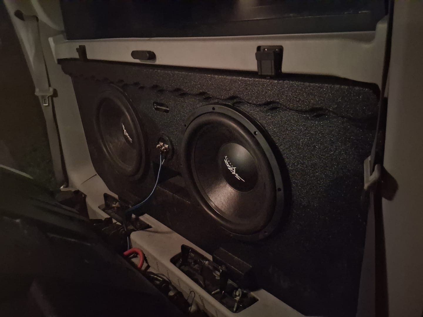 Customer photo review of SoundSkins Enclosures | GM Chevy Avalanche 2002-2013 Dual 15" Ported - Premium USA Made Subwoofer Box with Bed Liner Spray Finish
