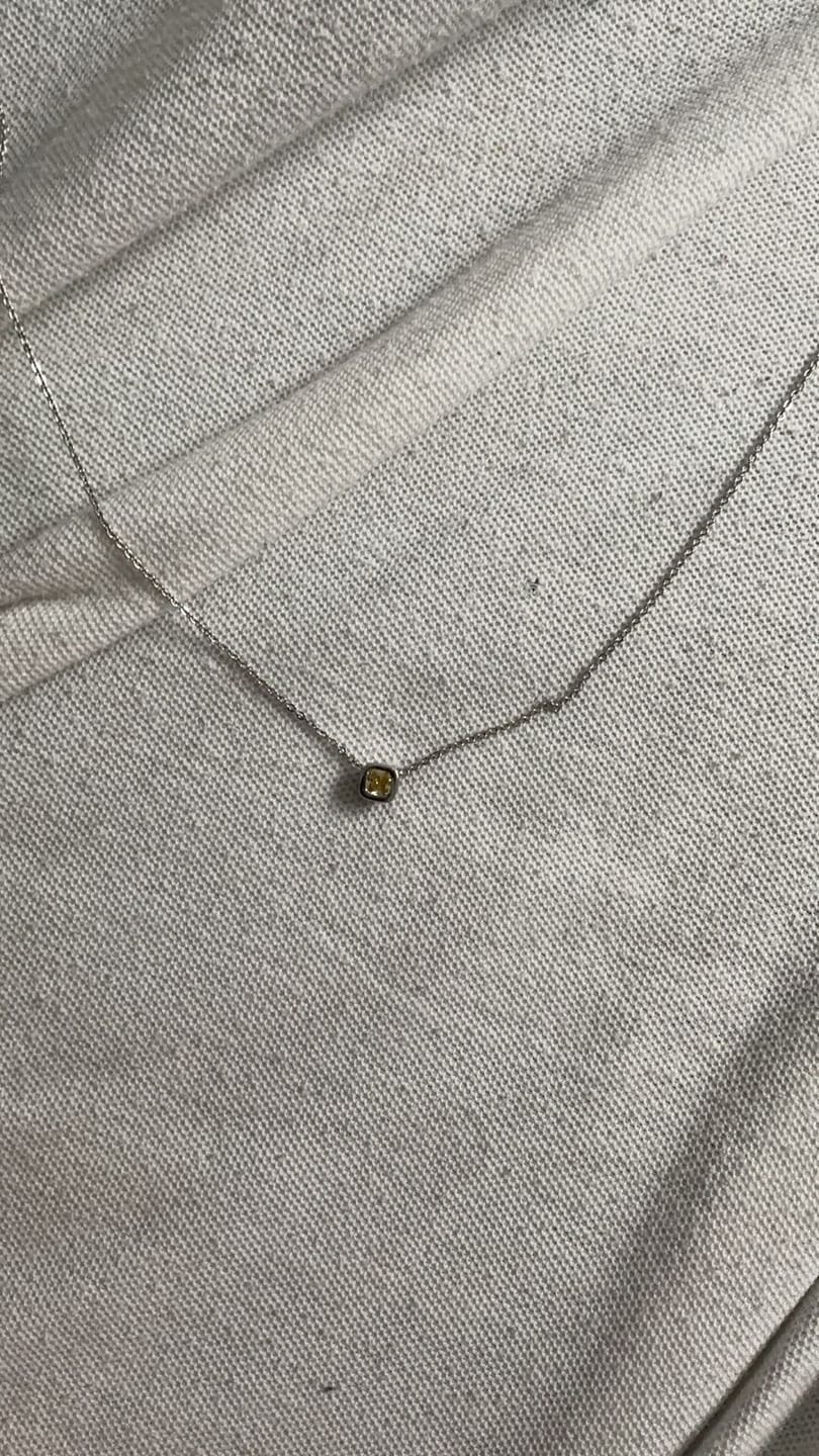 Customer photo review of Collar Birthstone Cuadrado Plateado