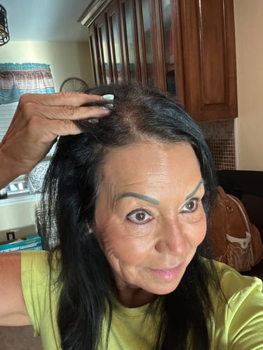 Victoria F., verified GLOV customer, customer photo