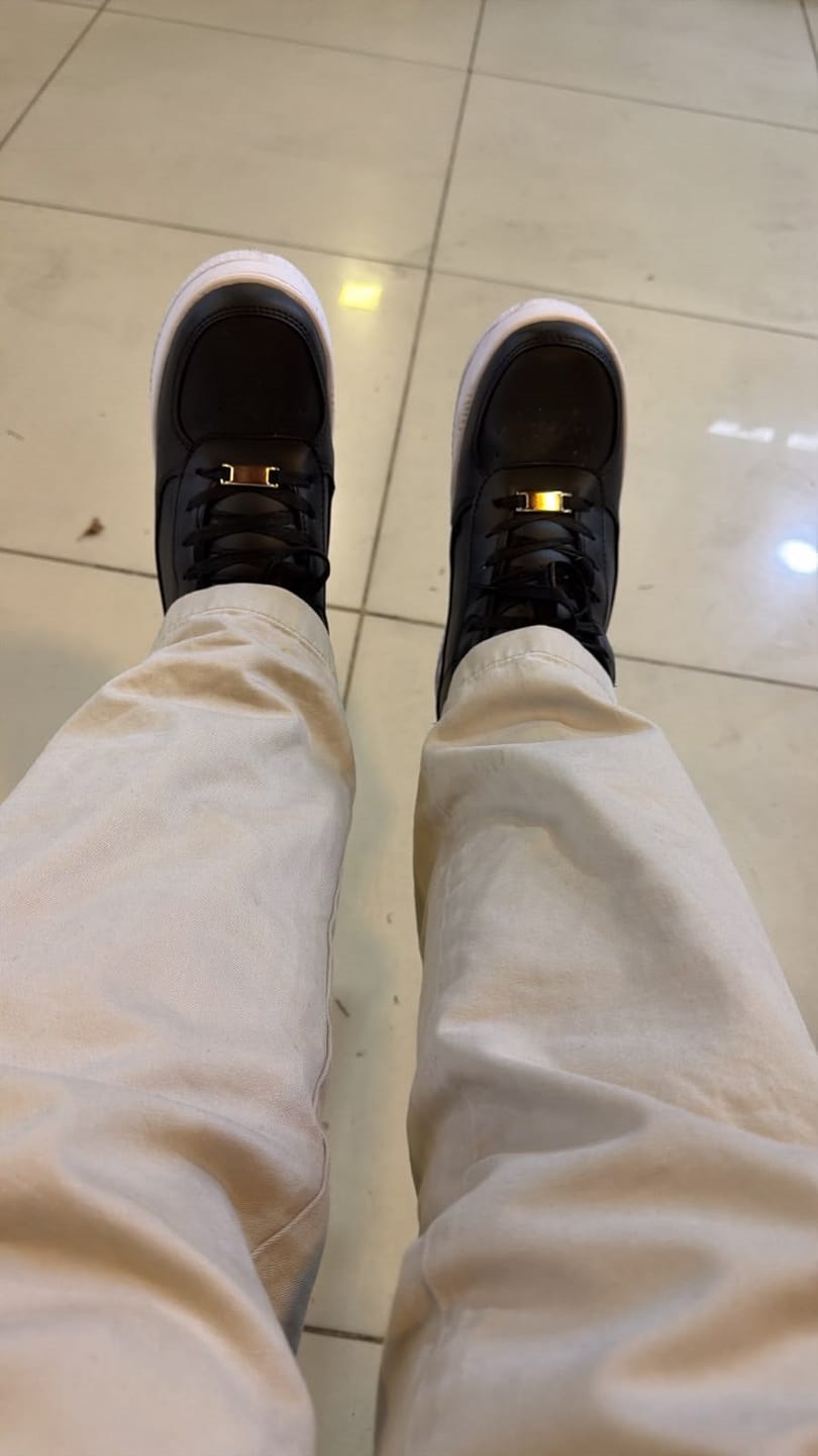 Customer photo review of ALTEVO - NEGRO CON BLANCO