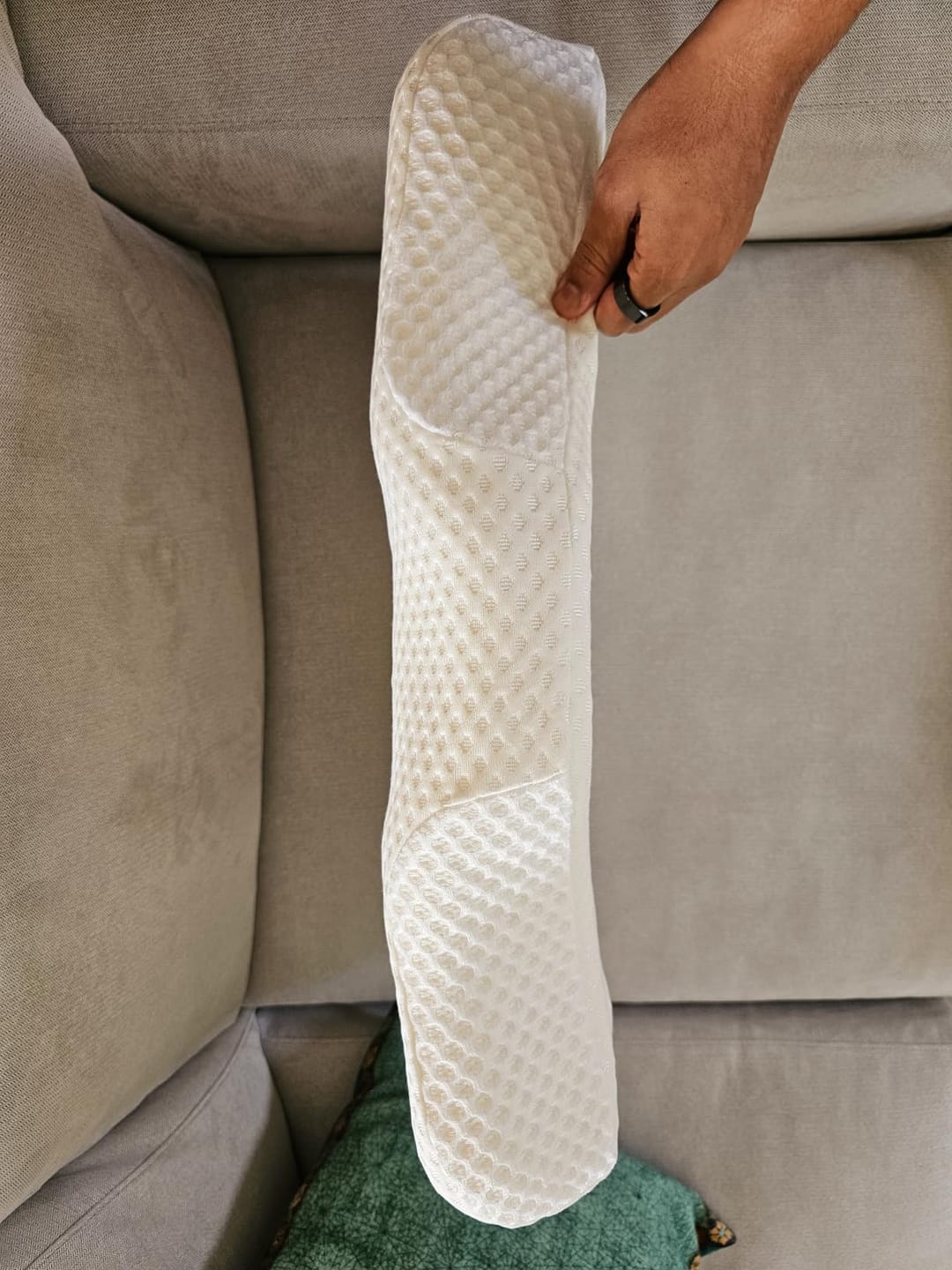 Customer photo review of Ergonomisches Nackenstützkissen ErgoNest – Höhenverstellbar
