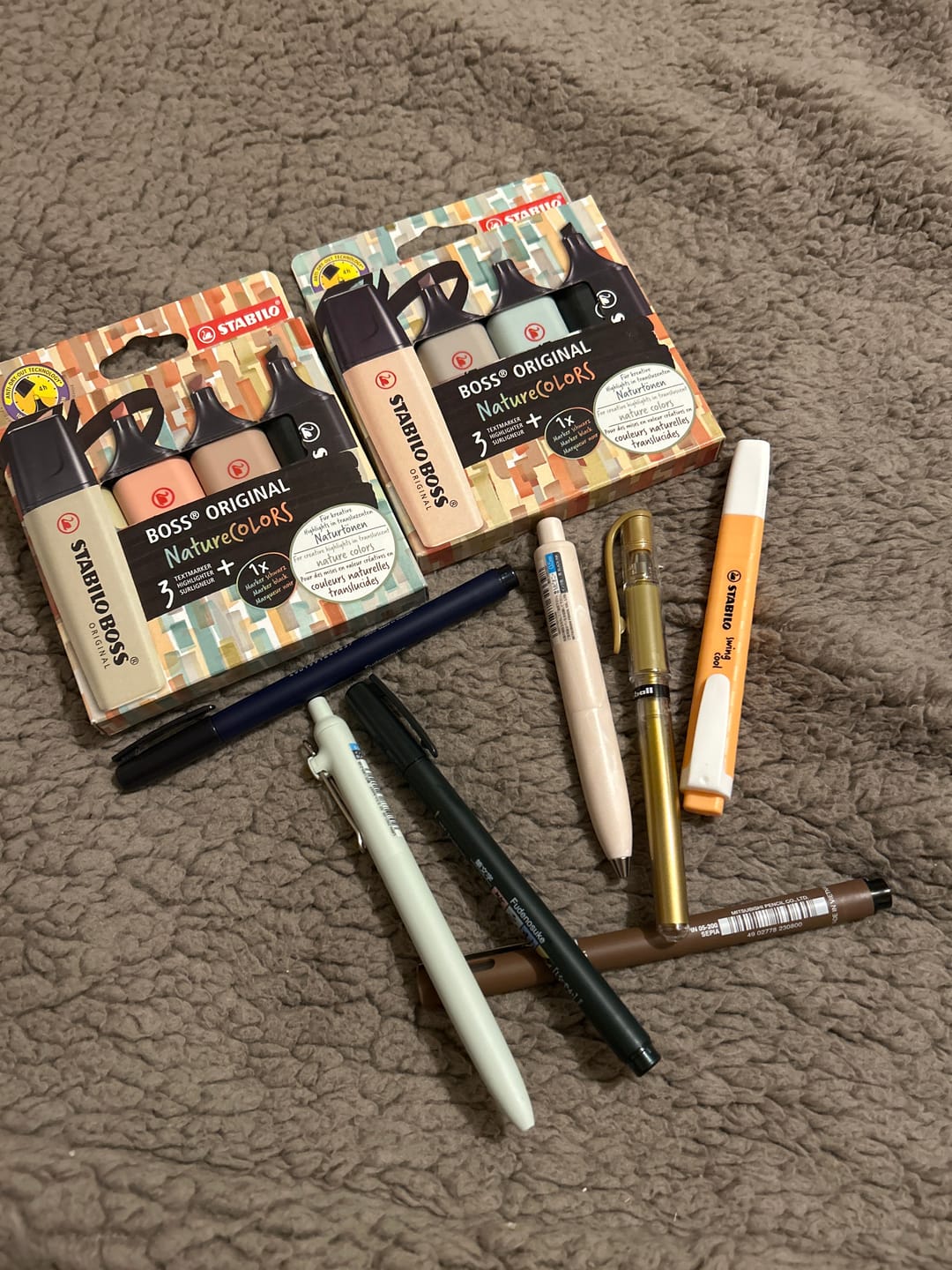 Customer photo review of Uni-ball One P - Bolígrafo Tinta Gel 0,5 mm Marble Edition Peony