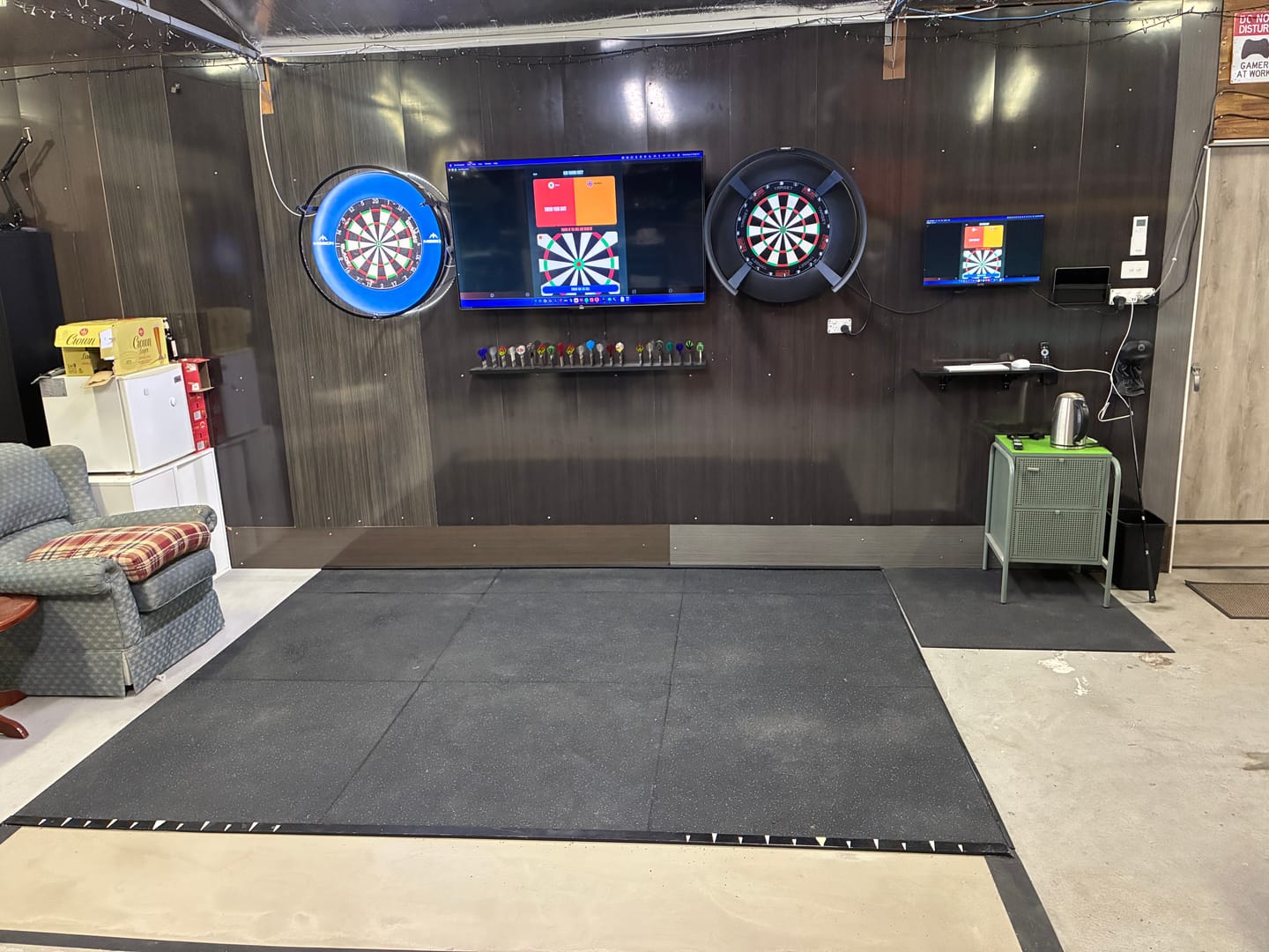 Customer photo review of Mission - Force 90 Vortex Transparent Colours - Big Wing Dart Flights - Integrated Flight & Shaft System
