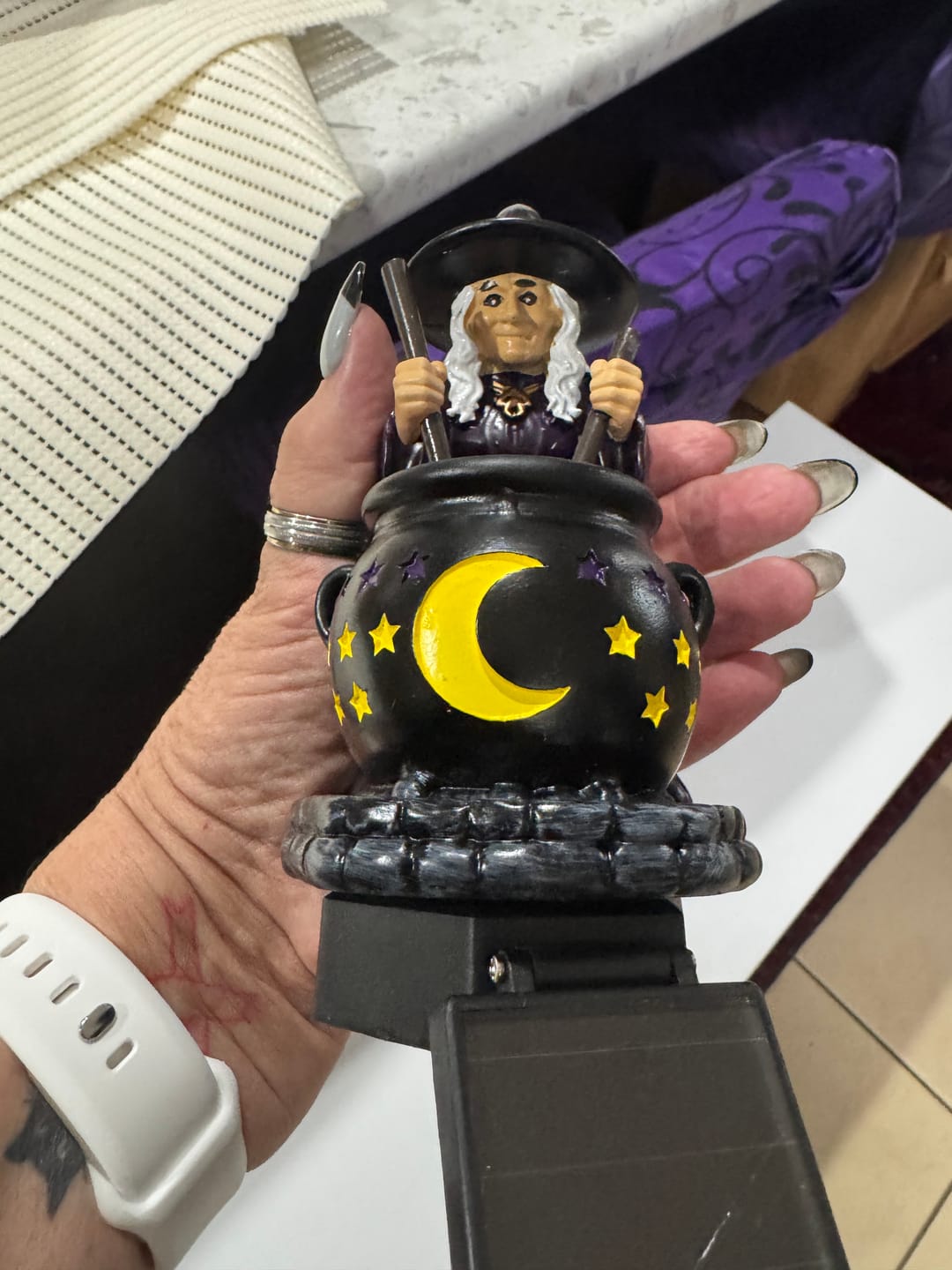 Customer photo review of 🪄Halloween Witch Glowing Cauldron Solar Light