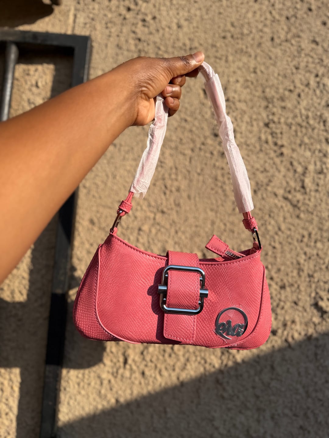 Customer photo review of Pink Lily Shoulder Bag