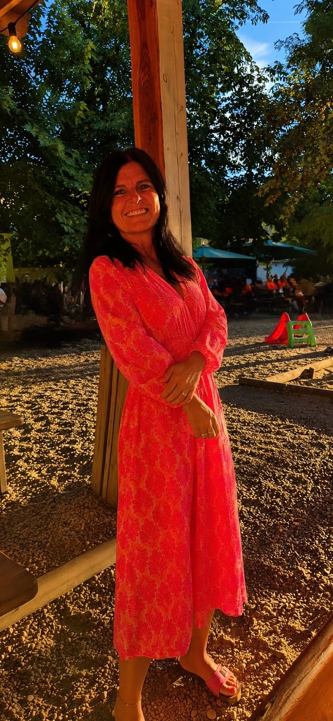 Customer photo review of Signature Musselin Kleid pink ORNAMENTS hotpink/orange