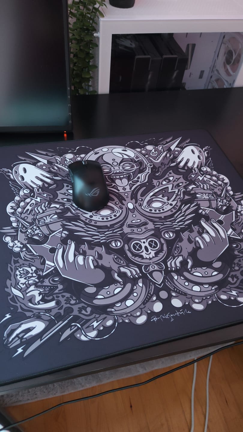 Customer photo review of Wraith Spirit of Aim Mousepad