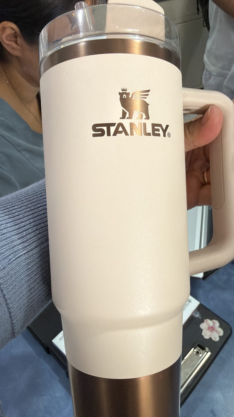 Customer photo review of The Quencher H2.0 Flowstate™ Tumbler Gilded | 887ML