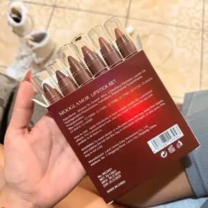 Customer photo review of Idratazione e Lunga Tenuta Matita Labbra Opaca Set Nude Marrone