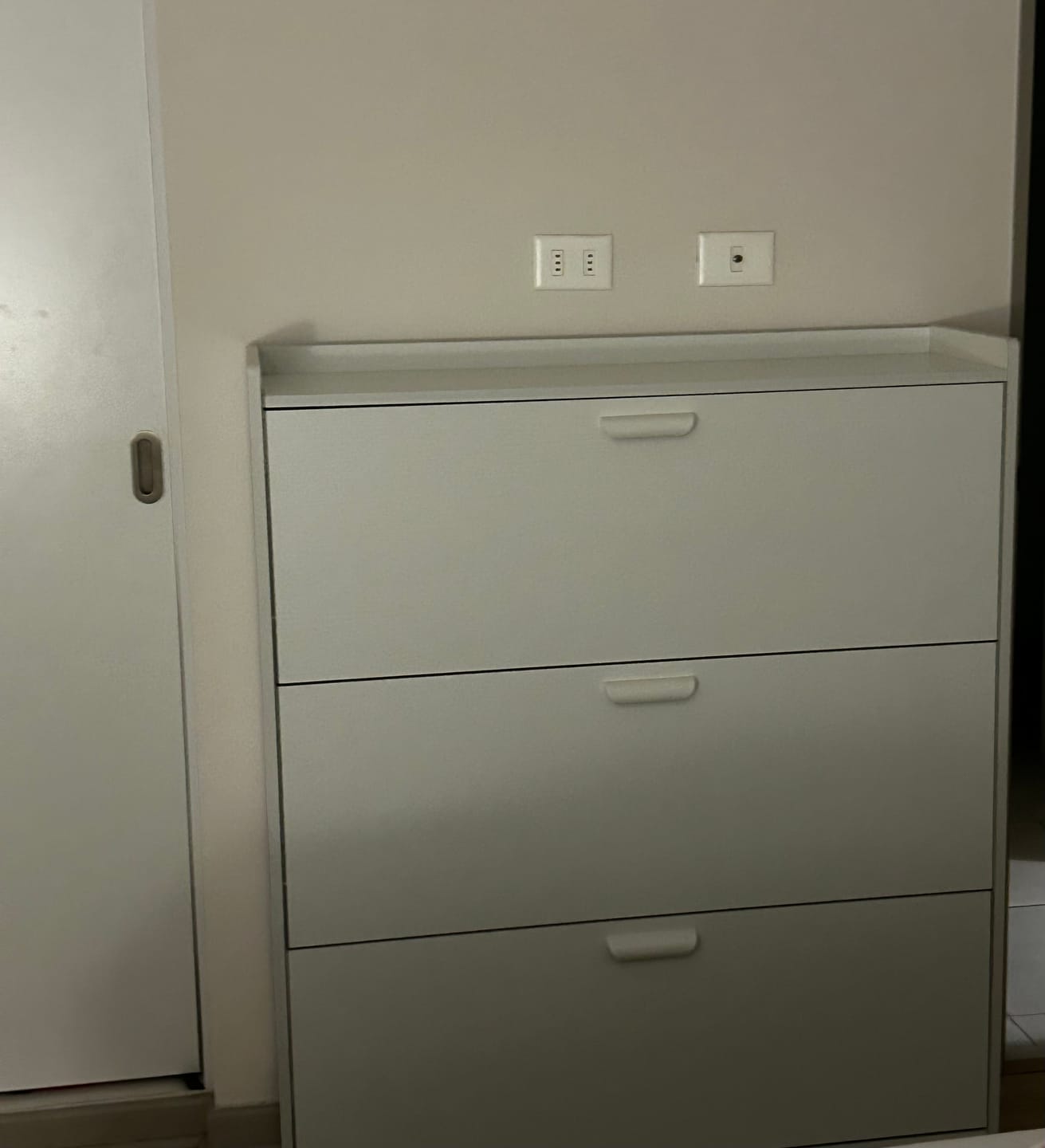 Customer photo review of Zapatero Mueble Organizador VTRIN XXL para 25 pares y tallas hasta 45