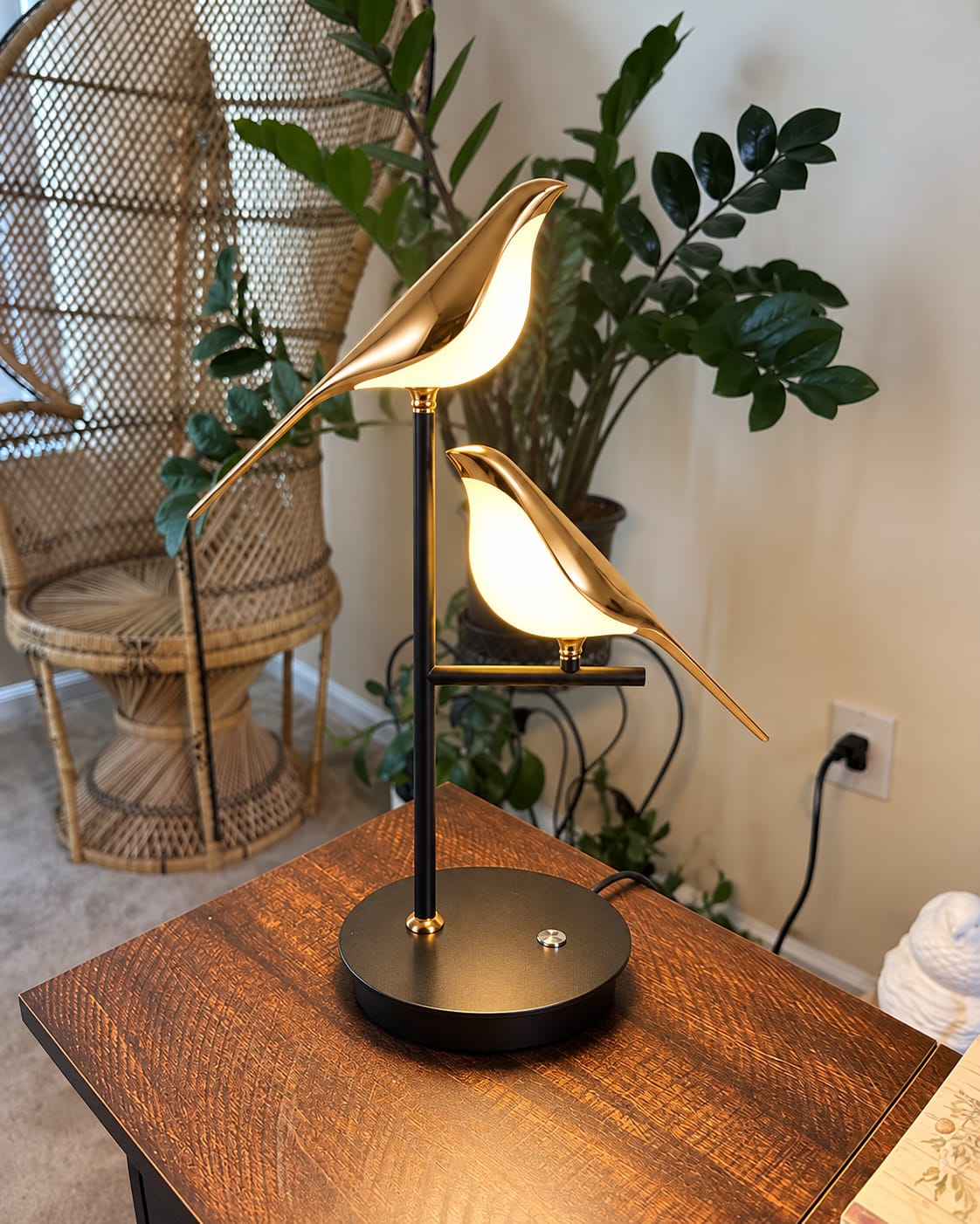Customer photo review of Mrbird Table Lamp
