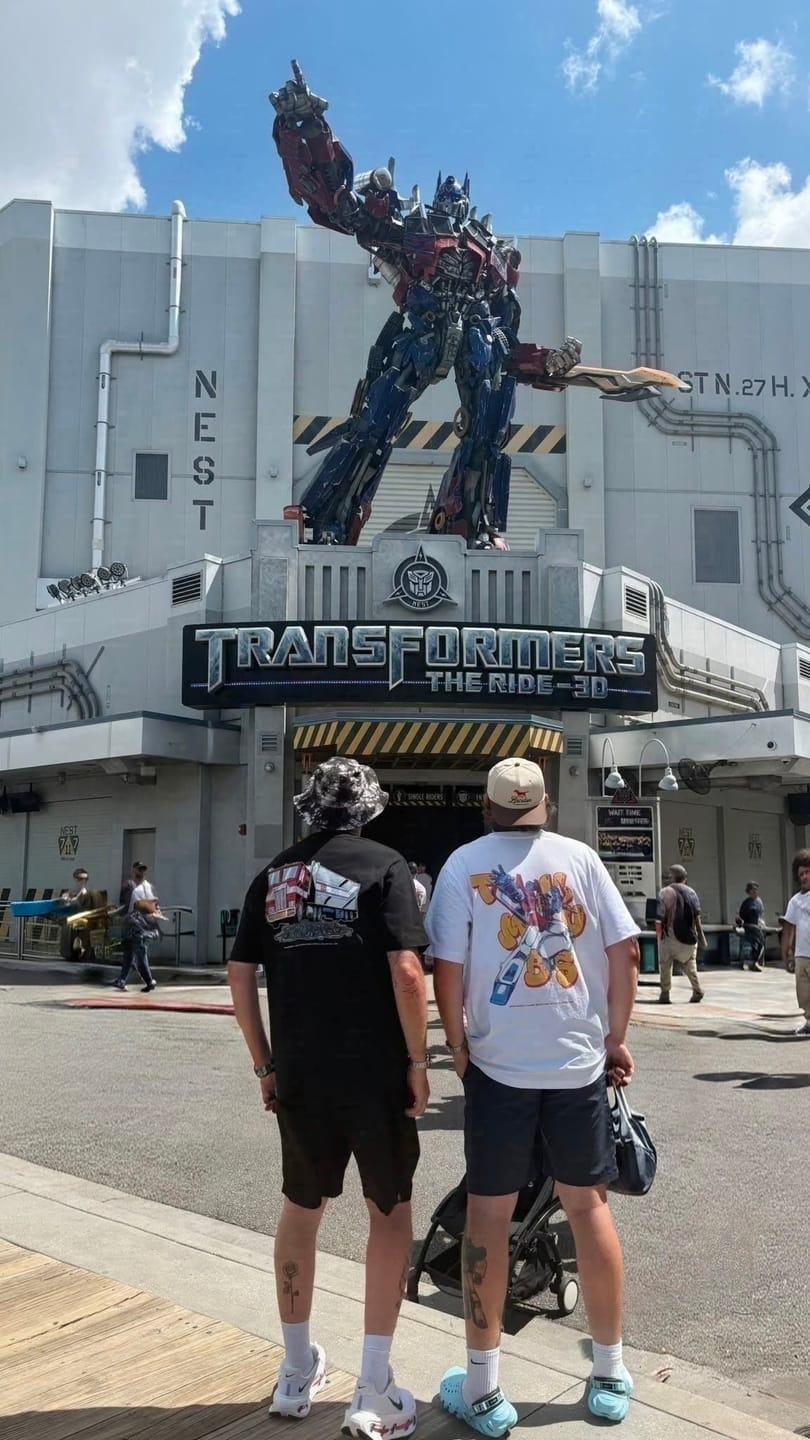 Customer photo review of Transformers x Thumbs Starscream Aerosol Relaxed T-Shirt in White