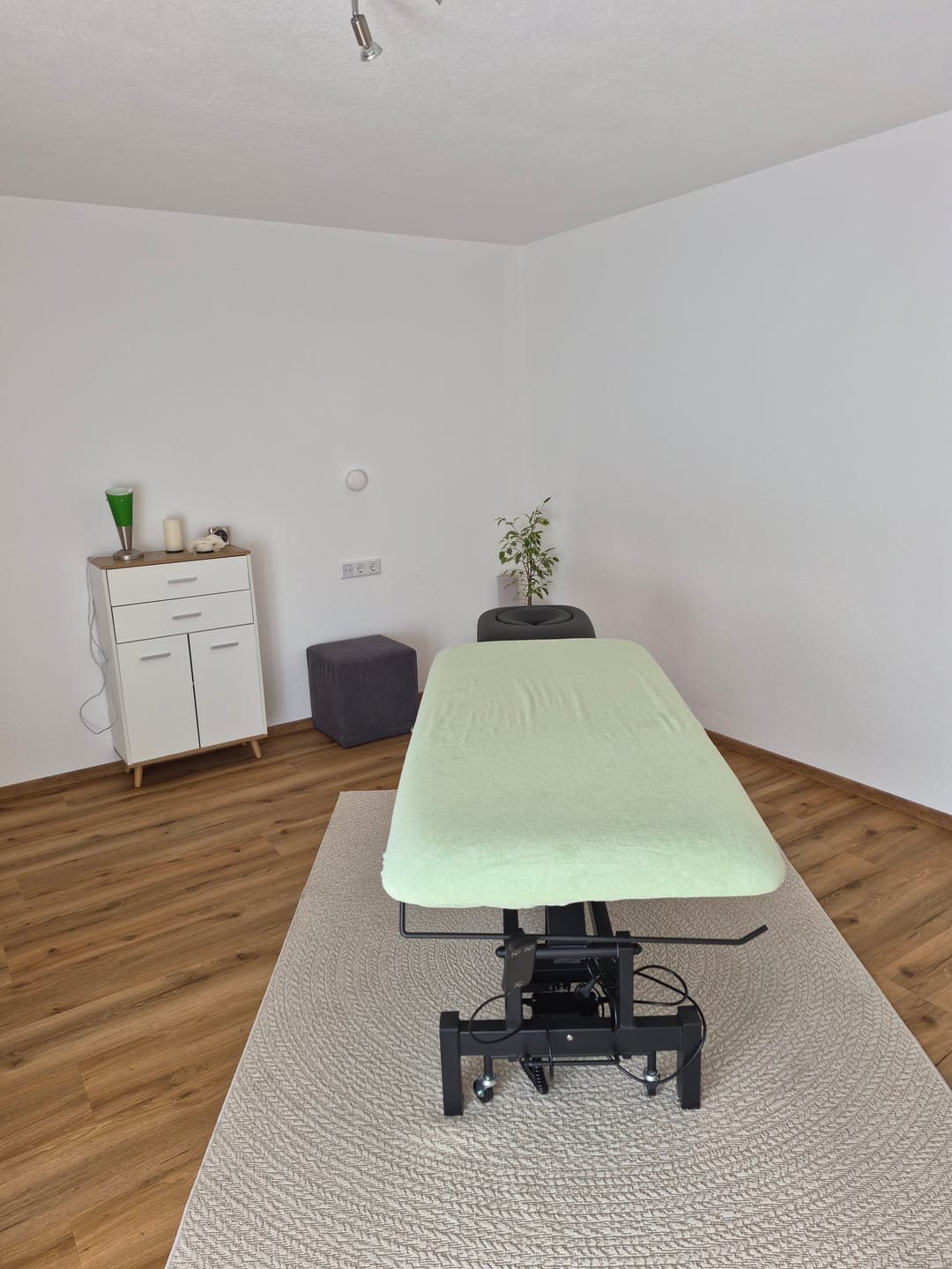 Customer photo review of Massageliege Elektrisch Fortis 4 Ergo | 4-Segmente | Handfernbedienung