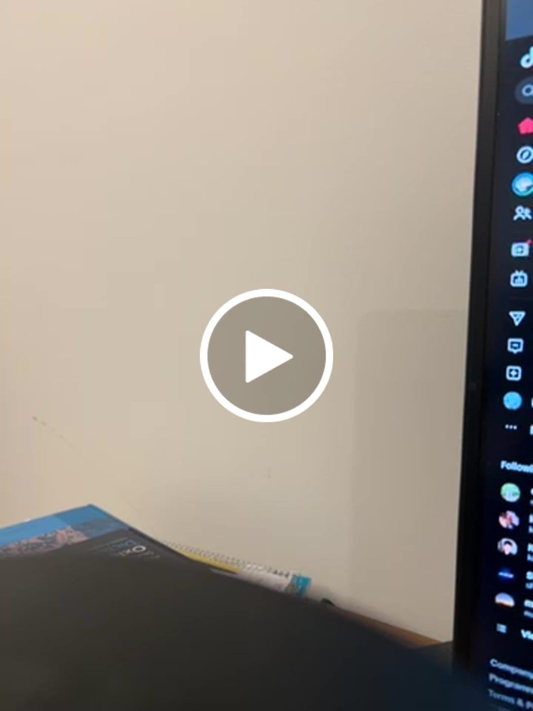 Customer video review of Reversible Flannel Zip-Hoodie Grey Blue