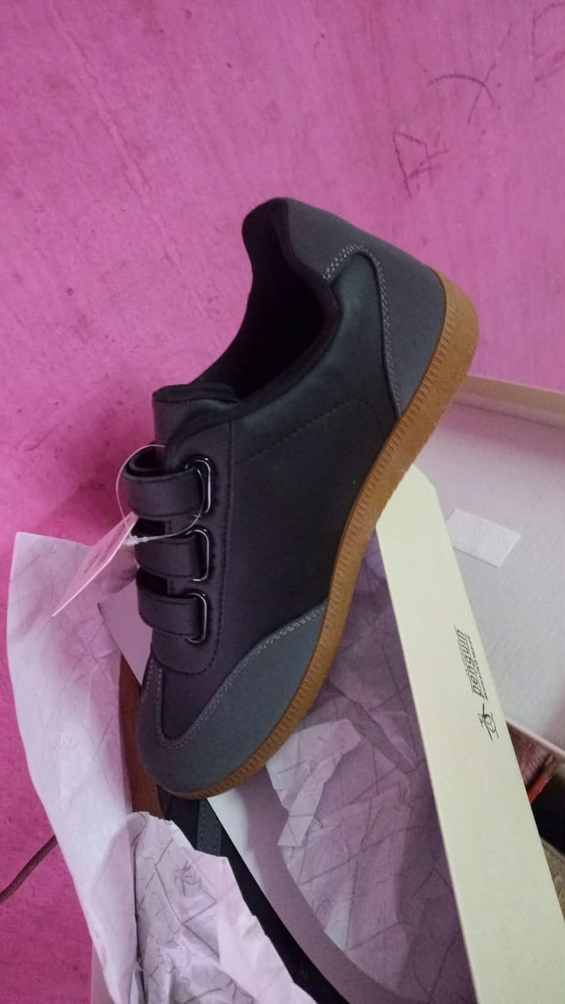 Customer photo review of Tenis Style Rachel Negro