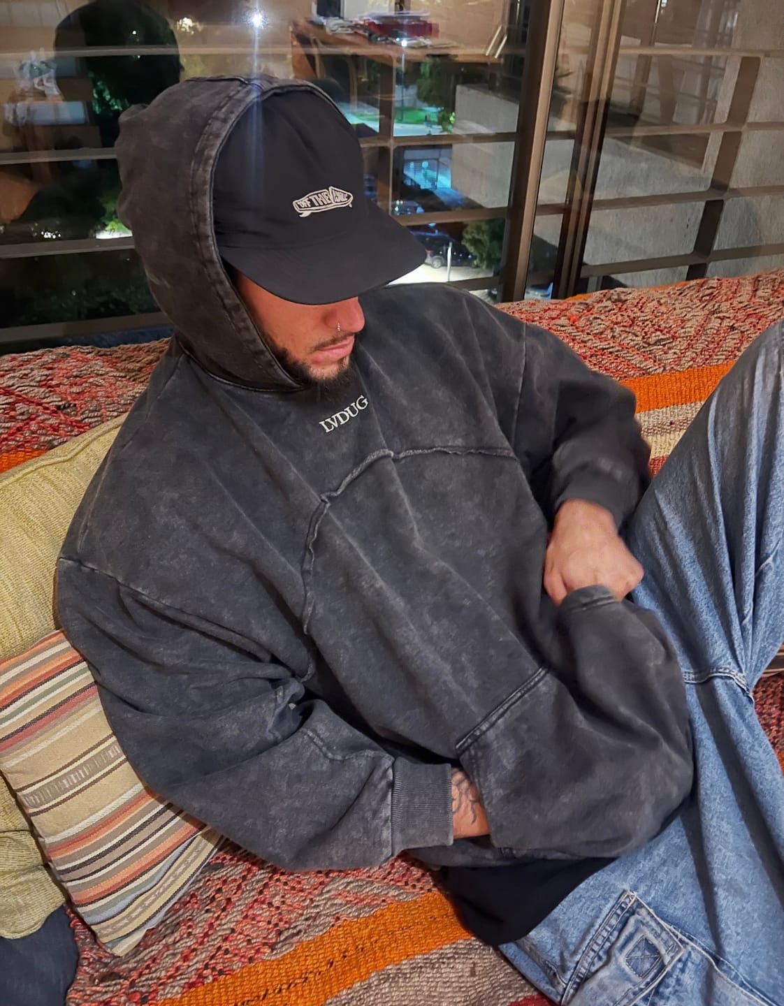 Customer photo review of Poleron Heavyweight Hoodie Gris | LVDUG®