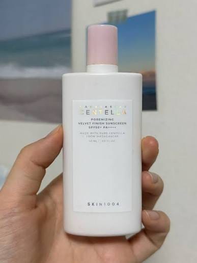 Customer photo review of Matējošs SPF Krēms SKIN1004 Madagascar Centella Poremizing Velvet Finish Sunscreen SPF50+ PA++++