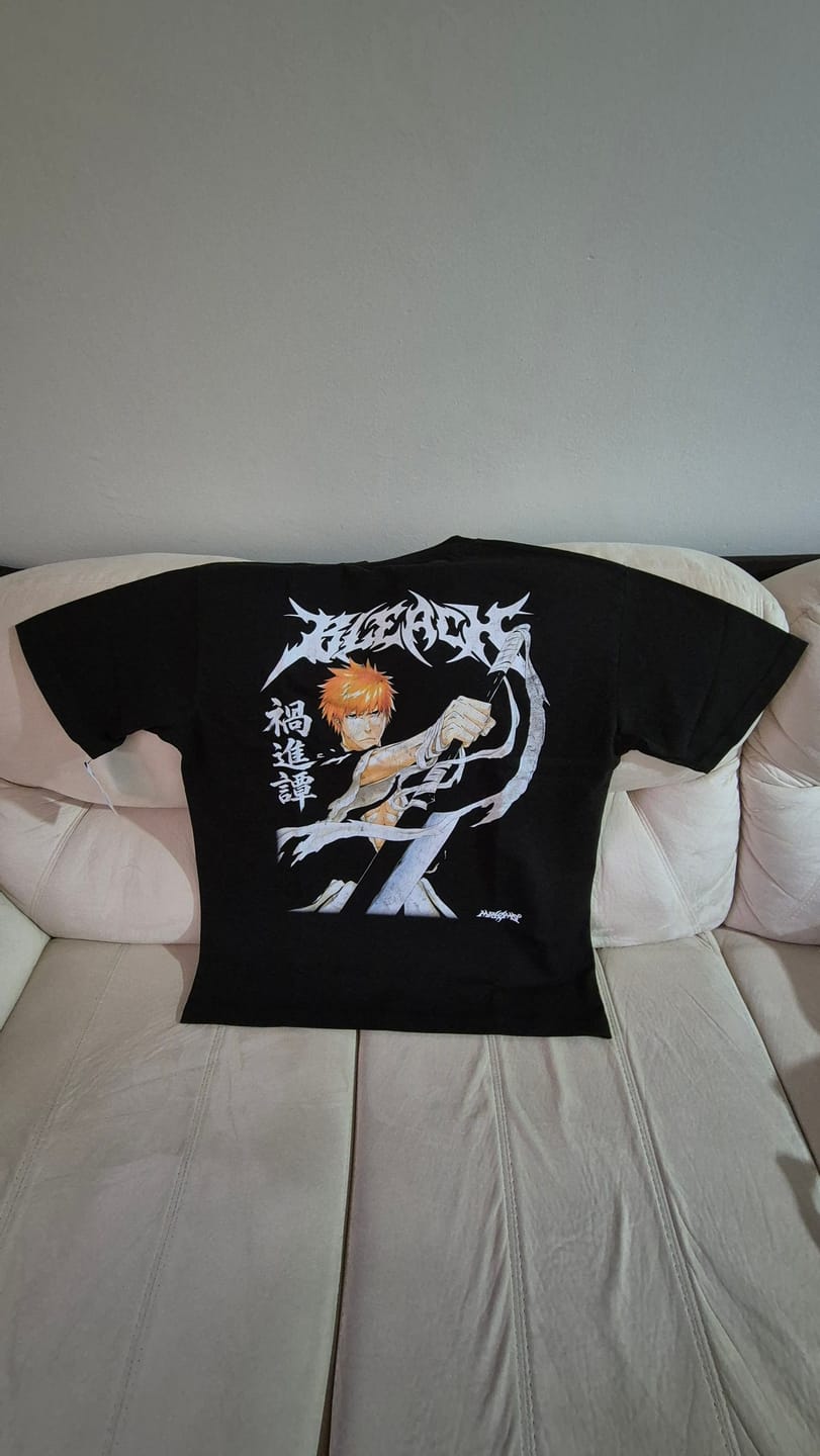Customer photo review of ICHIGO | BLEACH | PREMIUM BLACK OVERSIZE TEE