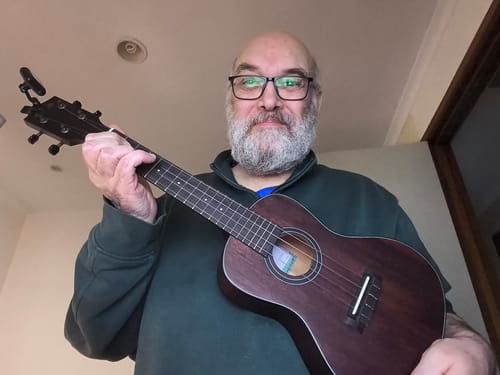 Customer photo review of KA-SMH-C All Solid Satin Mahogany Concert Ukulele w/Gigbag