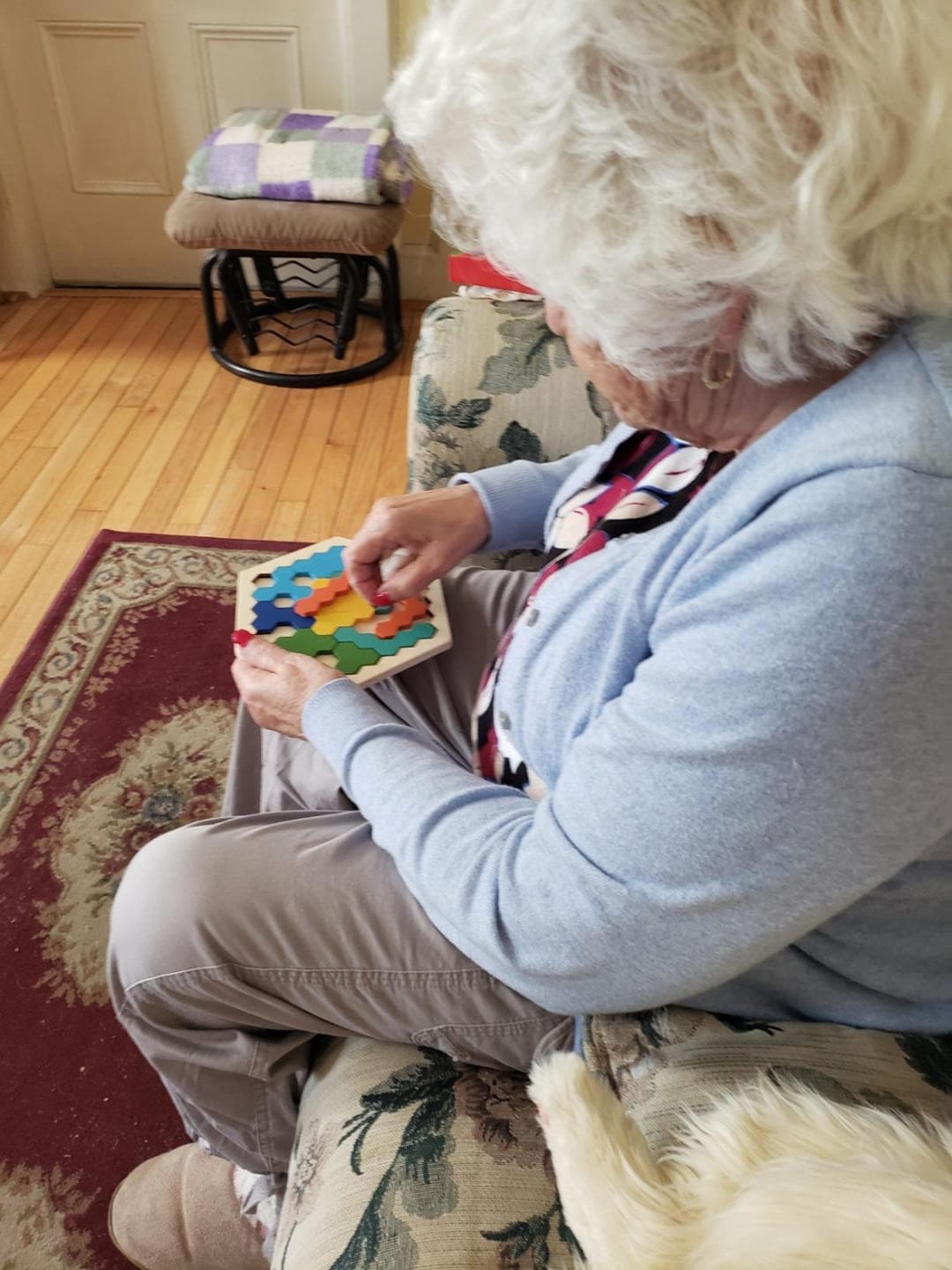 Customer photo review of Holz Hexagon Puzzle Lernspielzeug | Kognitives Motorikspiel Geometrie Kleinkind