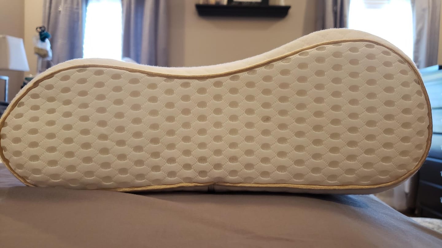 Customer photo review of Ergonomisches Nackenstützkissen ErgoFlex – Höhenverstellbar