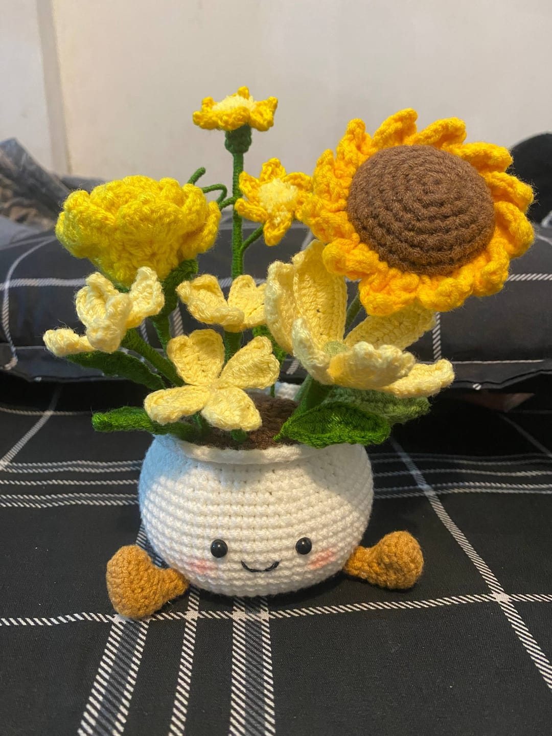 Customer photo review of Handmade Crochet Flower Pot – Forever Flower Bouquet, Cute Floral Desk Decor, Unique Gift