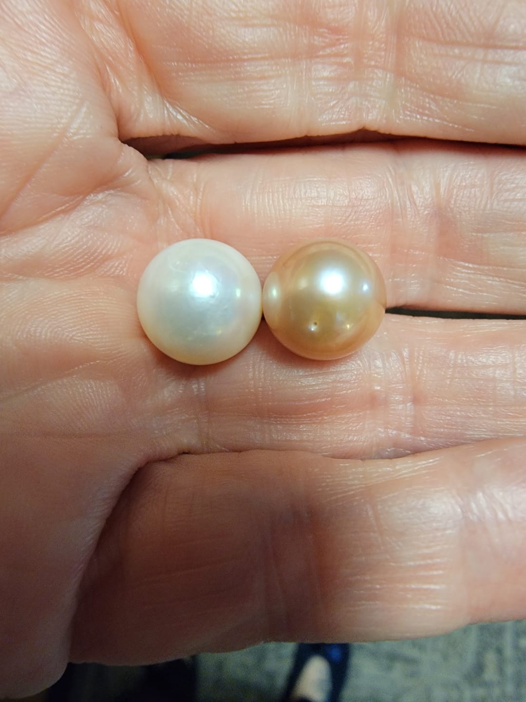 Customer photo review of Akoya Oyster - Edison Pearl 9+mm